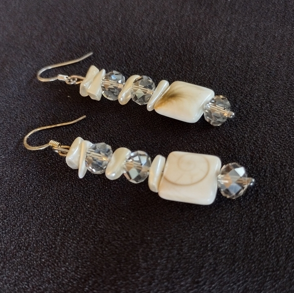 Shell Mother Of Pearl Smokey Quartz Earrings - Picture 4 of 8